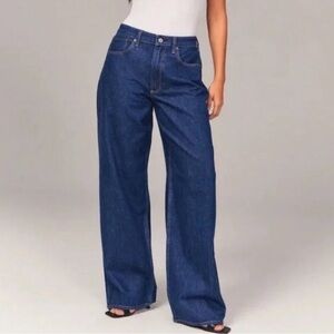NWOT Abercrombie & Fitch Curve Love Mid Rise Wide Leg Jeans Size 24/00R